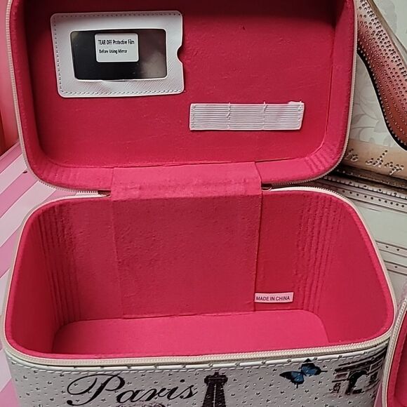Travel Cosmetic Cases  PARIS Karriage Mate with rhinestones Set 2 NWT - Picture 7 of 8
